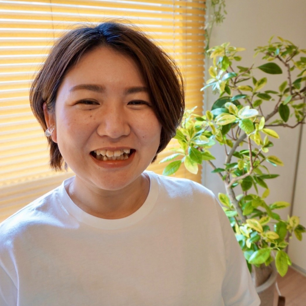 間 あやか