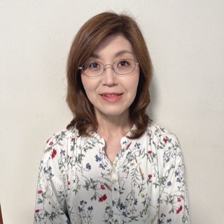 山本 明美
