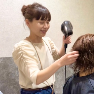 高田悦代