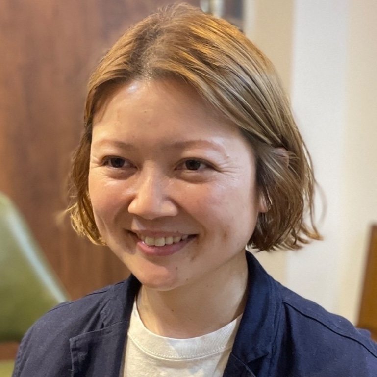 本堂すみれ