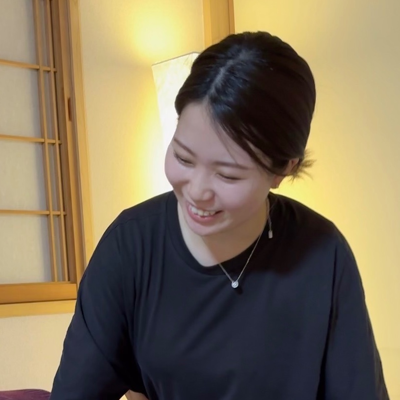 セラピスト/インストラクター 志保