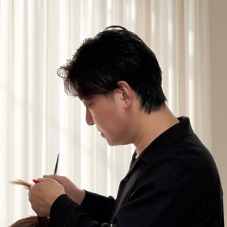 ヘアースタイリスト大西峻市