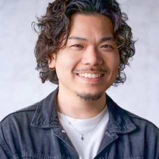 小形真也
