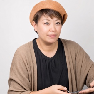 レディース担当スタイリスト兼女性お顔そり担当　マチコ