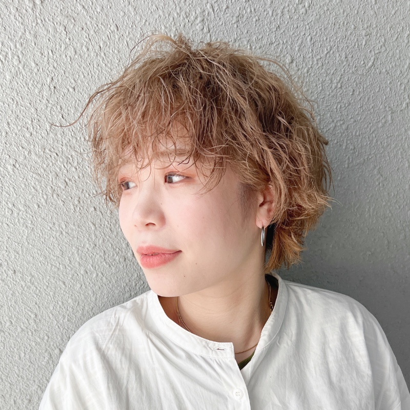 丹由美子