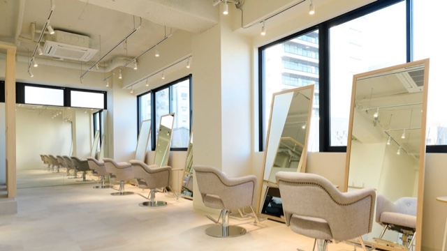 峯愁矢のサロン