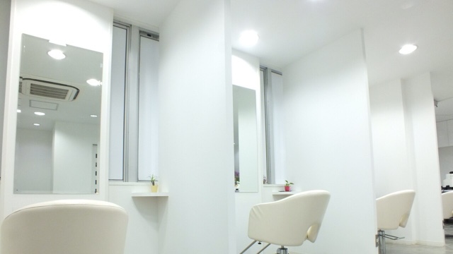 塩川　義允　YOSHIのサロン