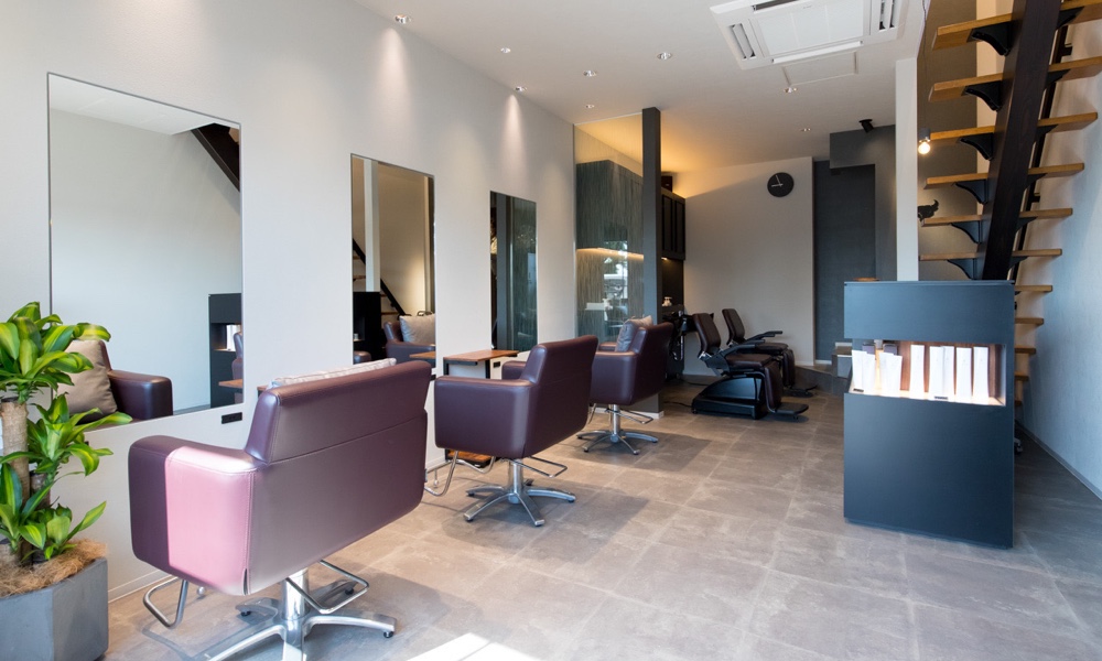 hair & eyelash b.u.l.l.のサロン