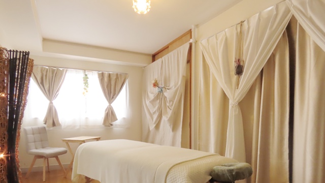 水月蓮陽のサロン