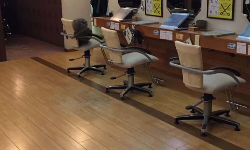 美容室PUNIM龍舞店のサロン