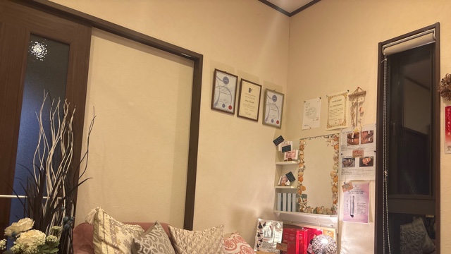 つるみさとえのサロン