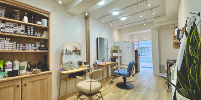 角口肇のサロン