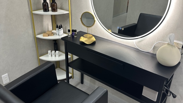 白石晃樹のサロン