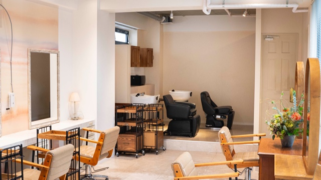 井川ジュンペイのサロン