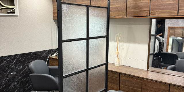 峰松楓斗のサロン