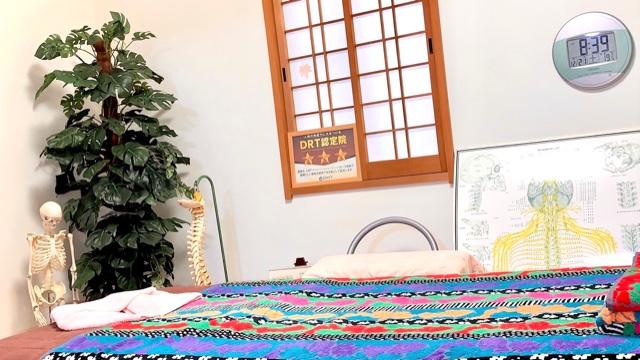 やわらかせいたい縁のサロン