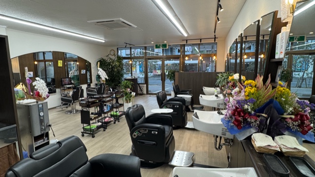 玉寄良治のサロン