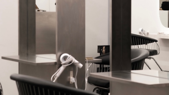 小森波琉のサロン