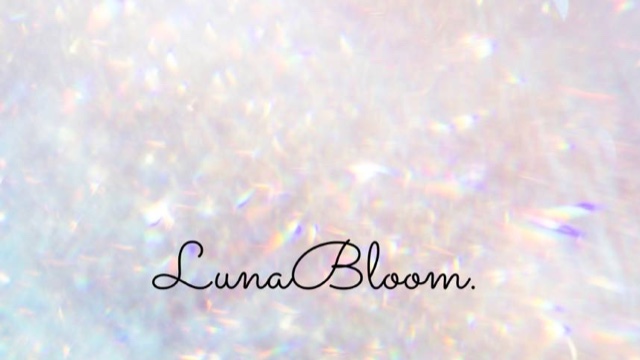 Lunabloom.